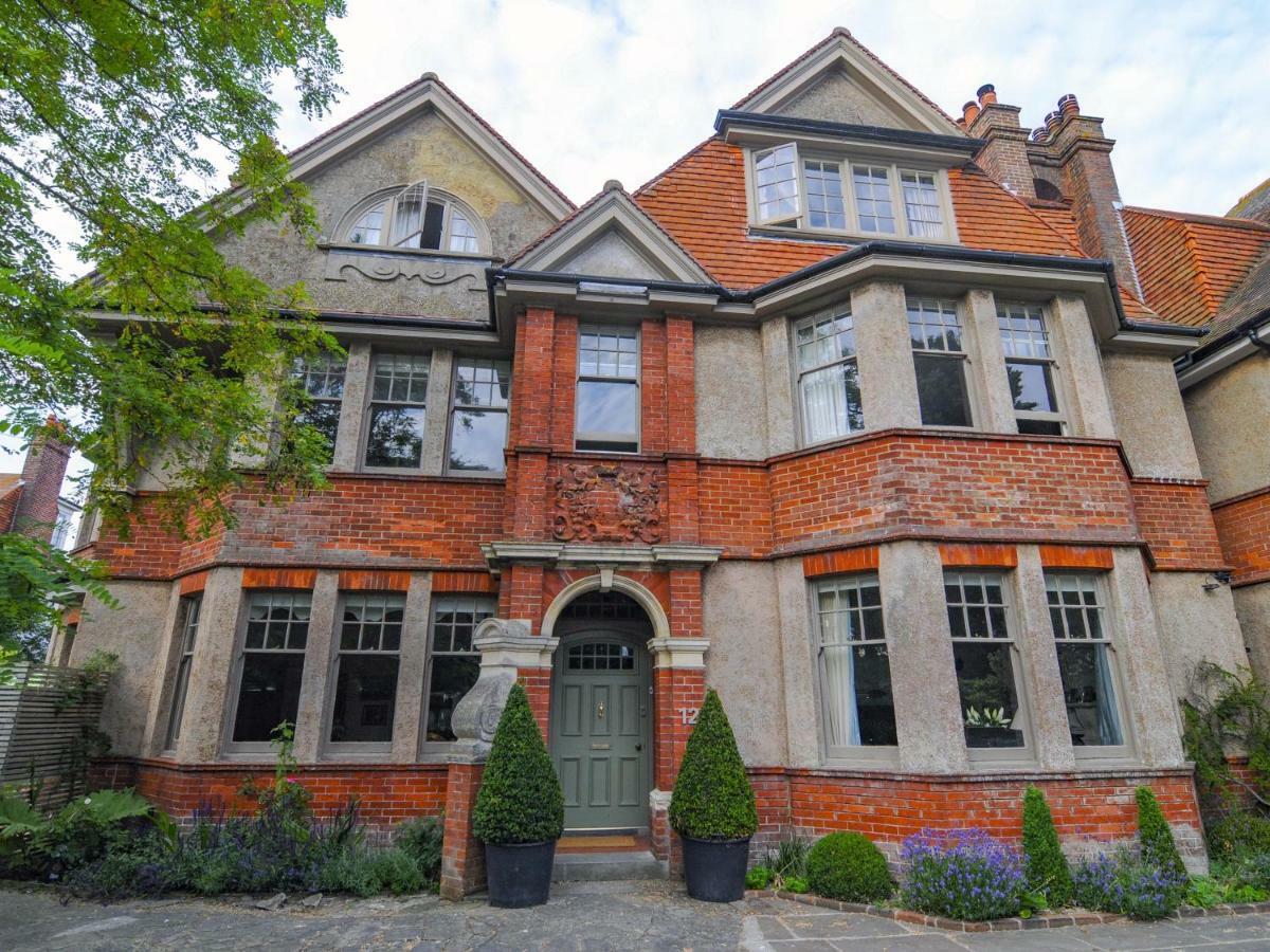 Saffrons Apartment Eastbourne Bagian luar foto