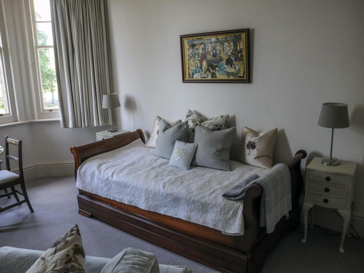 Saffrons Apartment Eastbourne Bagian luar foto